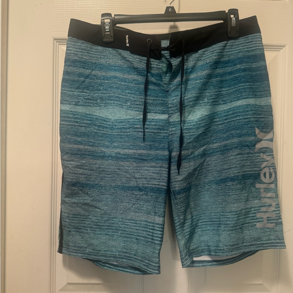 Men’s Hurley Phantom board shorts size 31 waist